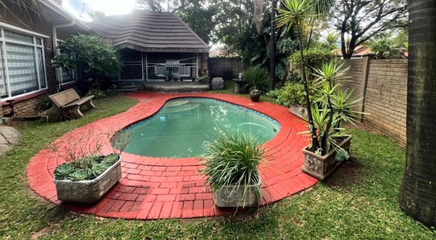 3 Bedroom Property for Sale in Geelhoutpark North West